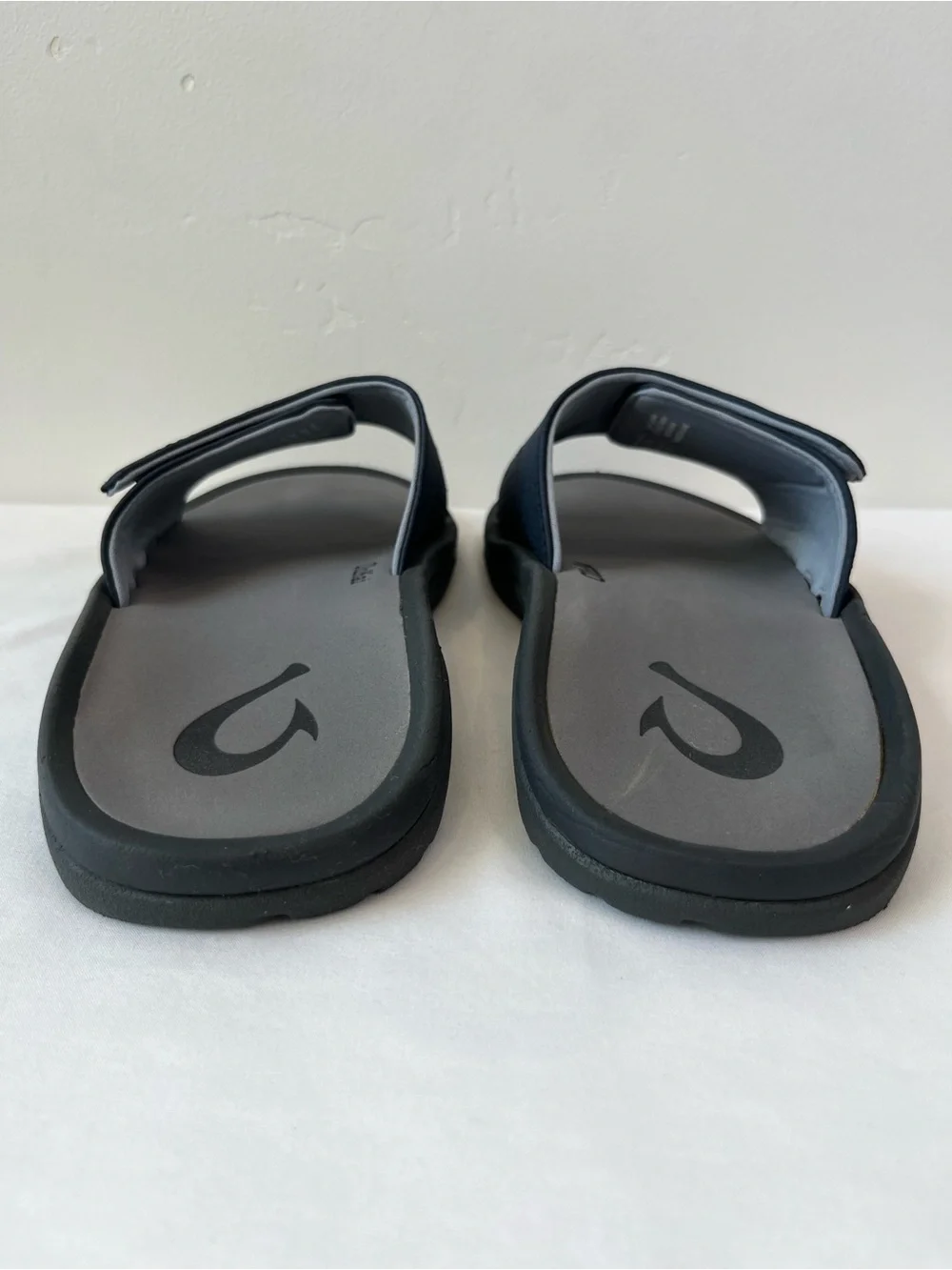 OluKai Nalu Slide Mens 8 Trench Blue Charcoal Sandals 10332-DE26 Water Resistant